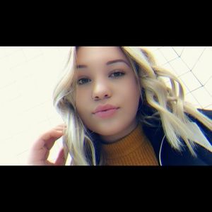 Meet your Posher, Hannah